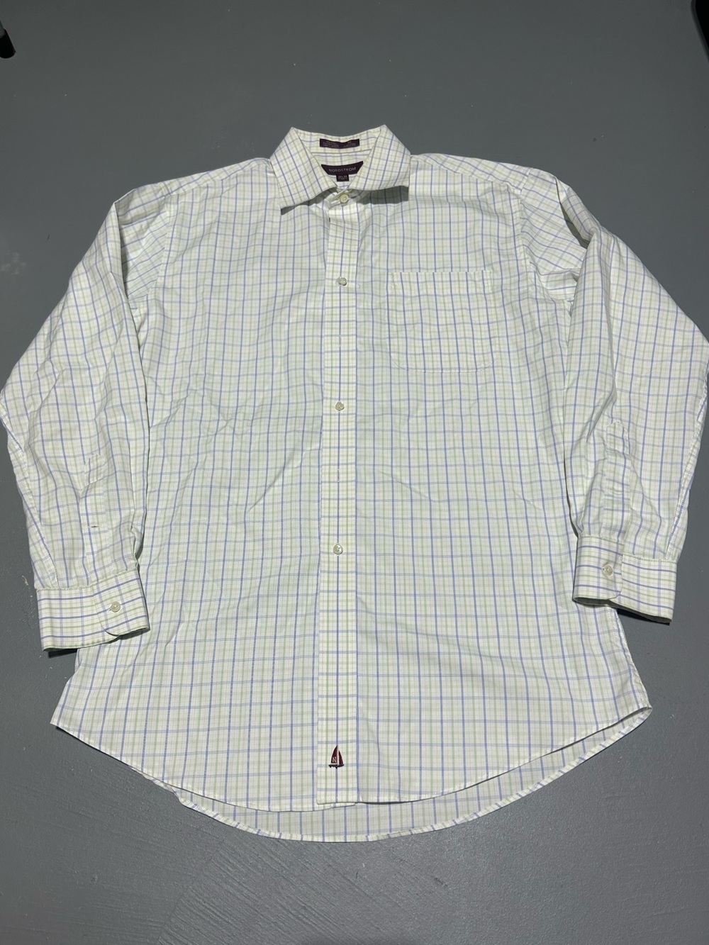 Nordstrom Plaid Design Tailored Fit Button Down Shirt (Men’s Size 16.5 / 34)